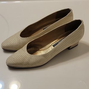 Stuart Weitzman Size 10 women's dress shoes